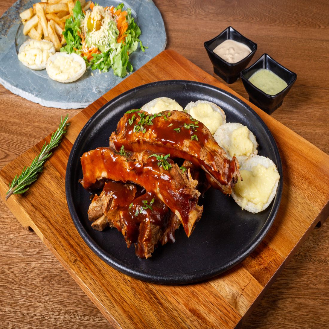 COSTILLAS AL VINO